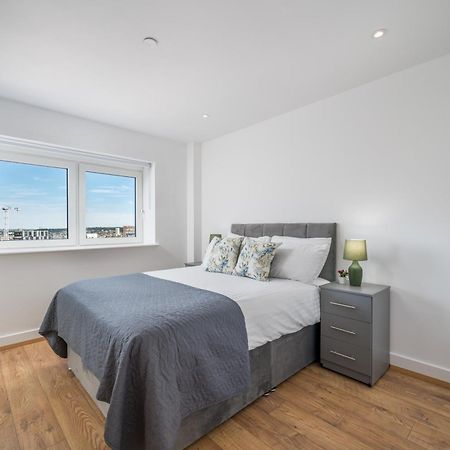 Skyvillion - London River Thames Top Floor Apartments By Woolwich Ferry, Mins To London Excel, O2 Arena , London City Airport With Parking Eksteriør bilde