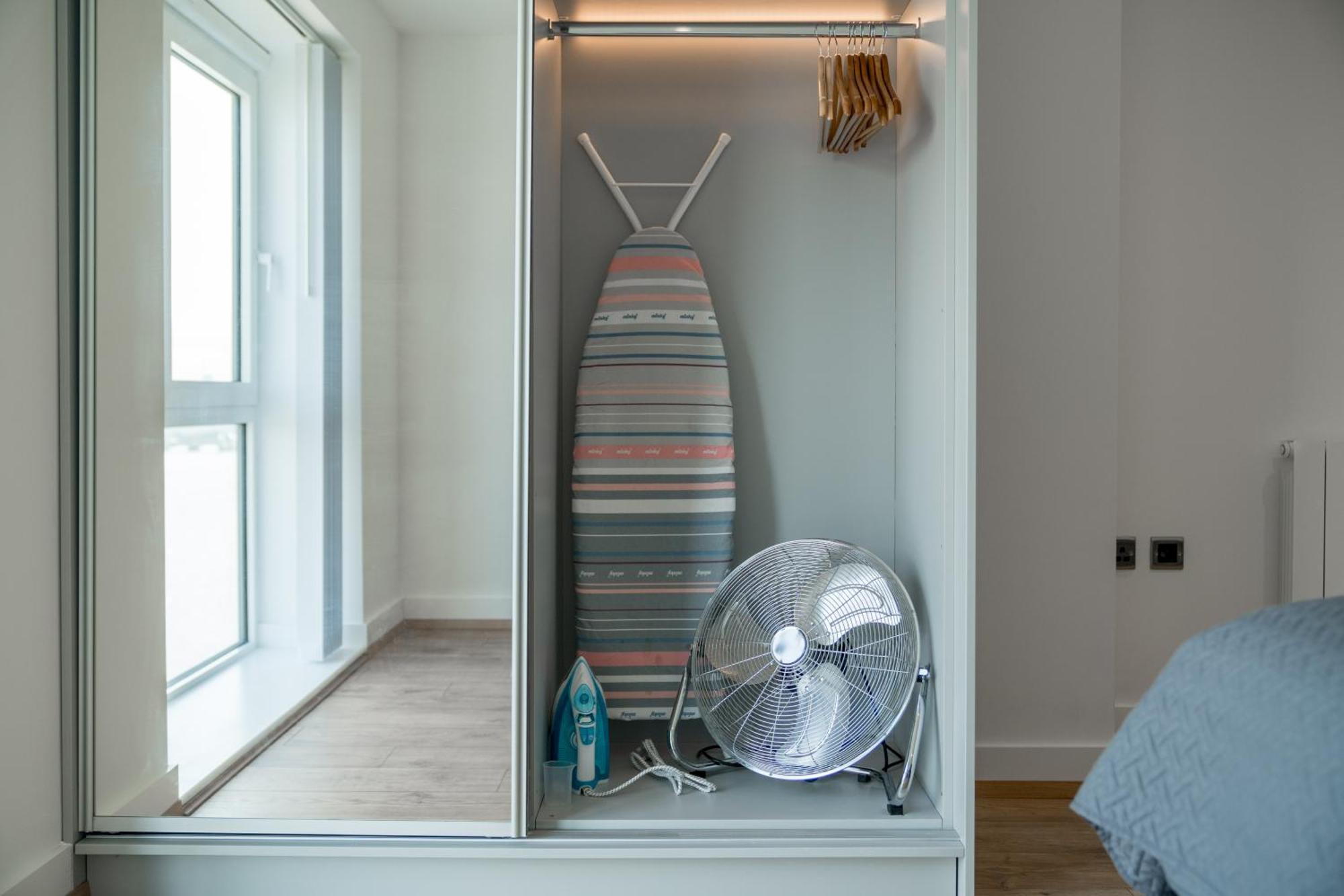 Skyvillion - London River Thames Top Floor Apartments By Woolwich Ferry, Mins To London Excel, O2 Arena , London City Airport With Parking Eksteriør bilde