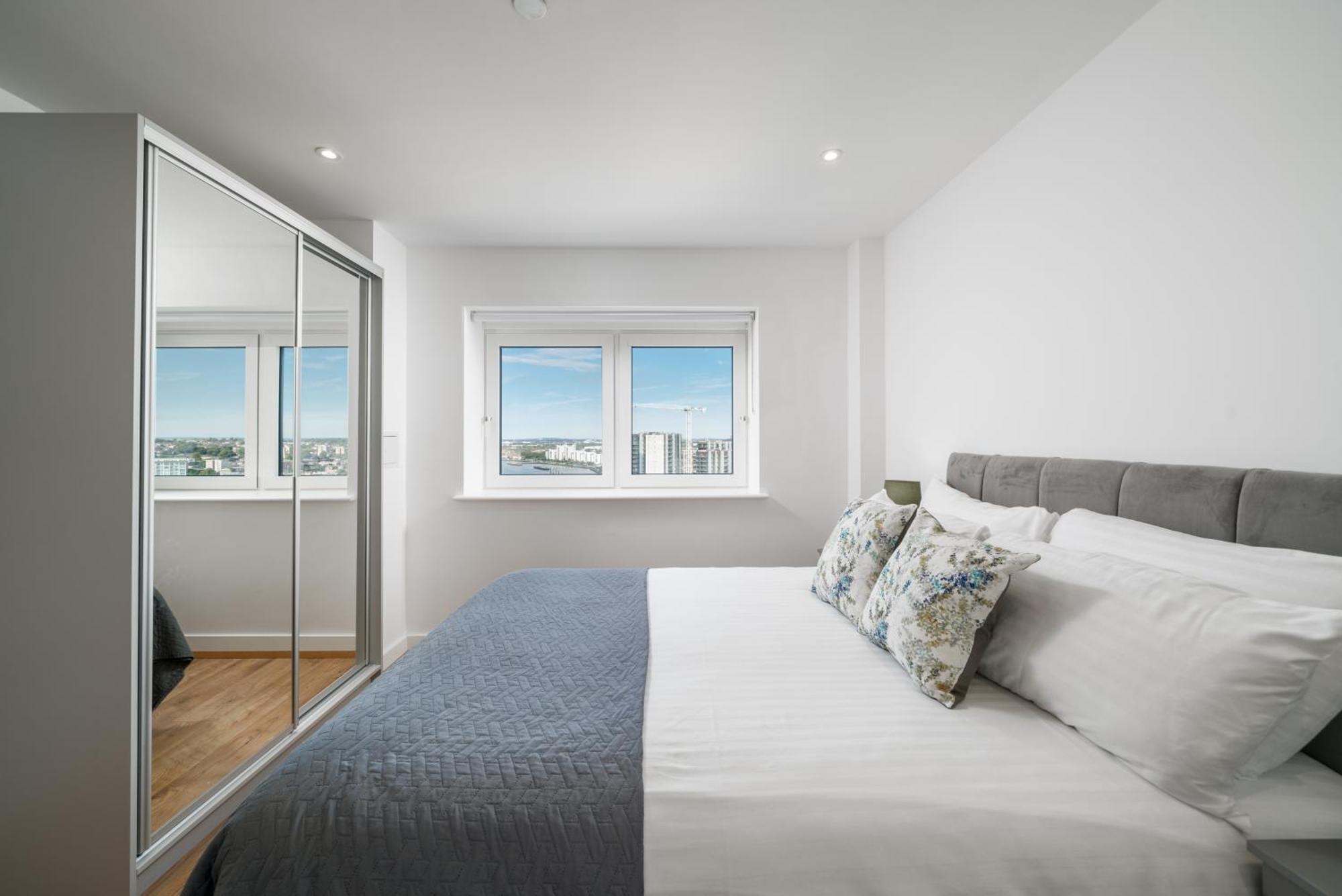 Skyvillion - London River Thames Top Floor Apartments By Woolwich Ferry, Mins To London Excel, O2 Arena , London City Airport With Parking Eksteriør bilde