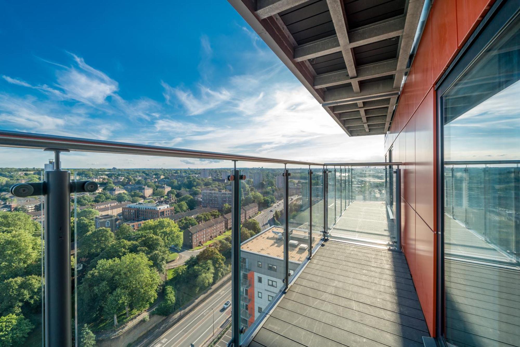 Skyvillion - London River Thames Top Floor Apartments By Woolwich Ferry, Mins To London Excel, O2 Arena , London City Airport With Parking Eksteriør bilde